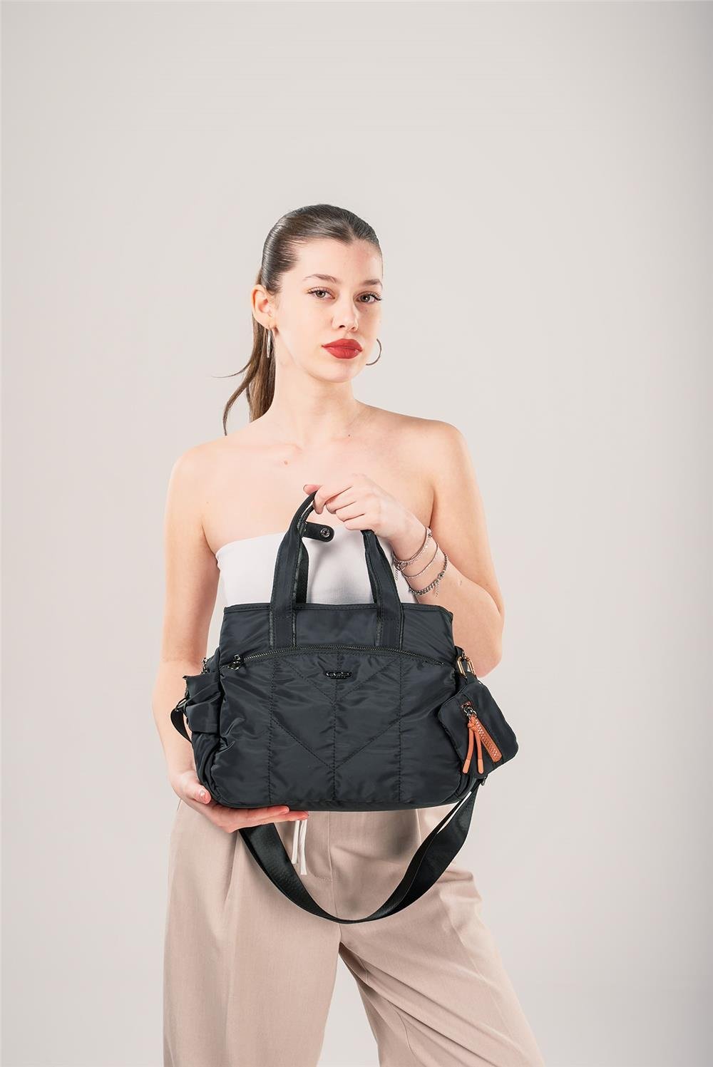 ÇÇS Kadın 17731 Omuz ve El çantası: Çok Cepli, Çok Yönlü, Çok Şık! 