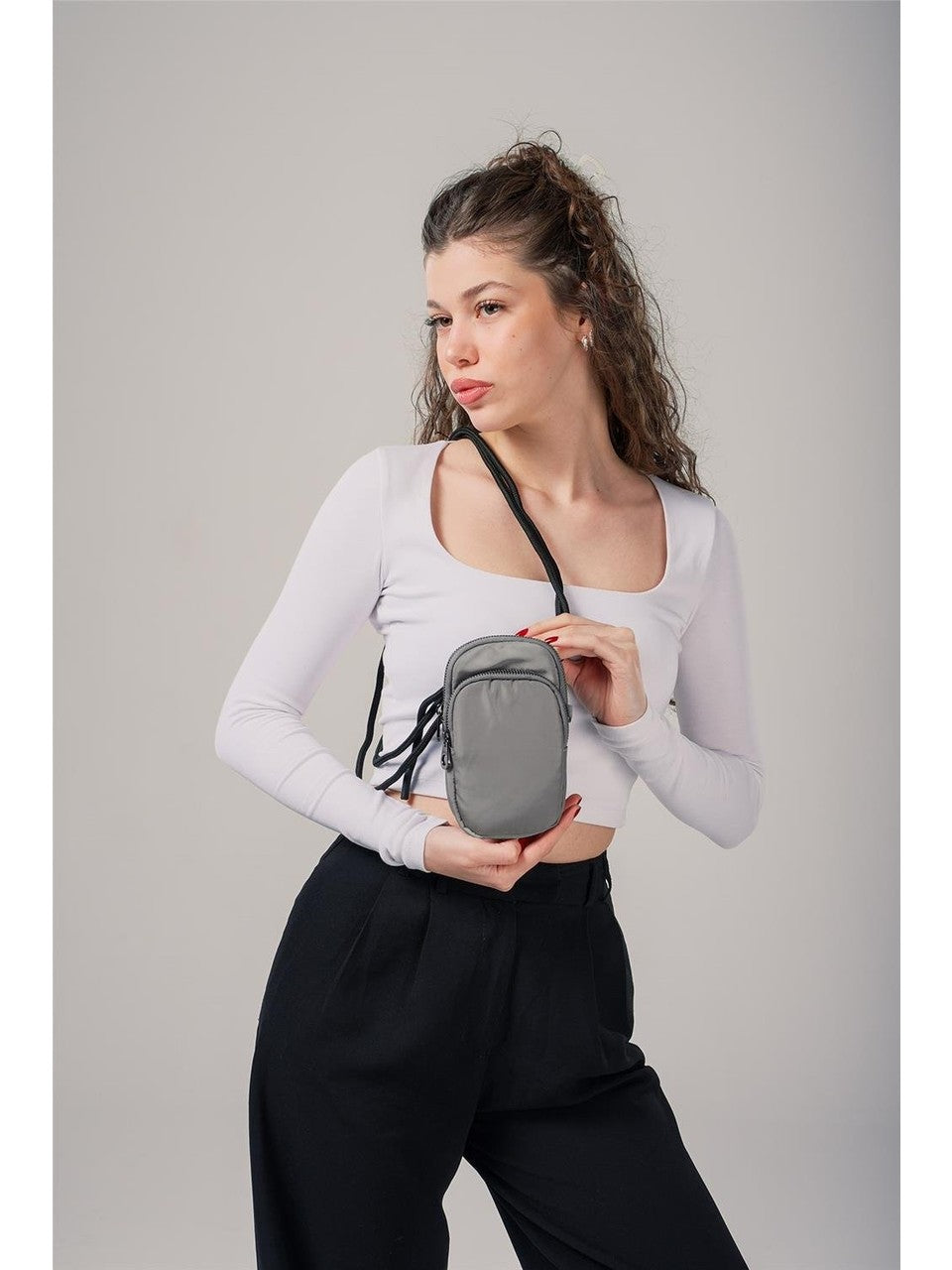 ÇÇS Kadın Çapraz Askılı Çanta 17739: Şıklığı Cebinde Taşı! 