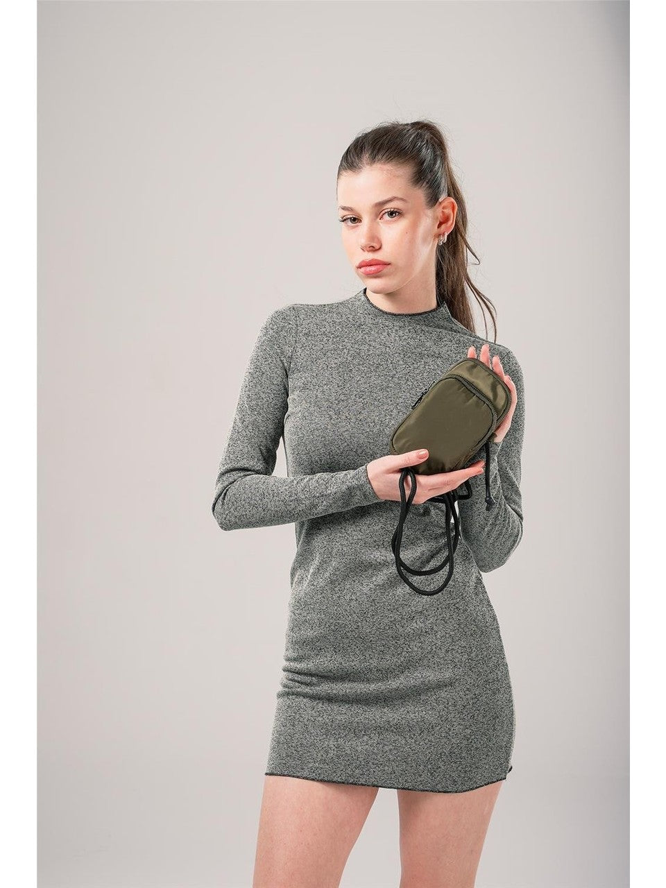 ÇÇS Kadın Çapraz Askılı Çanta 17739: Şıklığı Cebinde Taşı! 