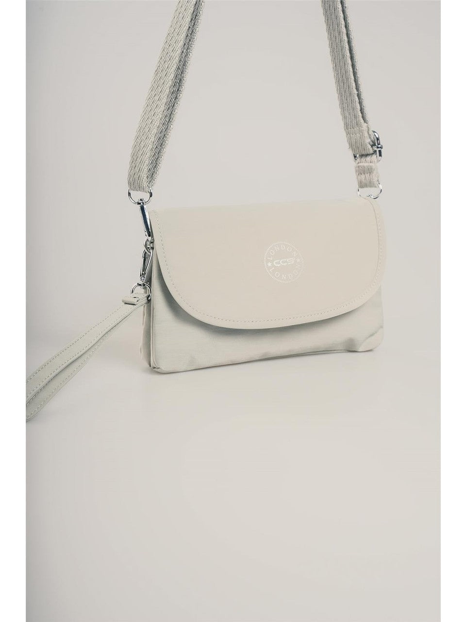 ÇÇS Kadın 17970 Omuz ve Kol çantası: Şıklık ve Çok Yönlülük 