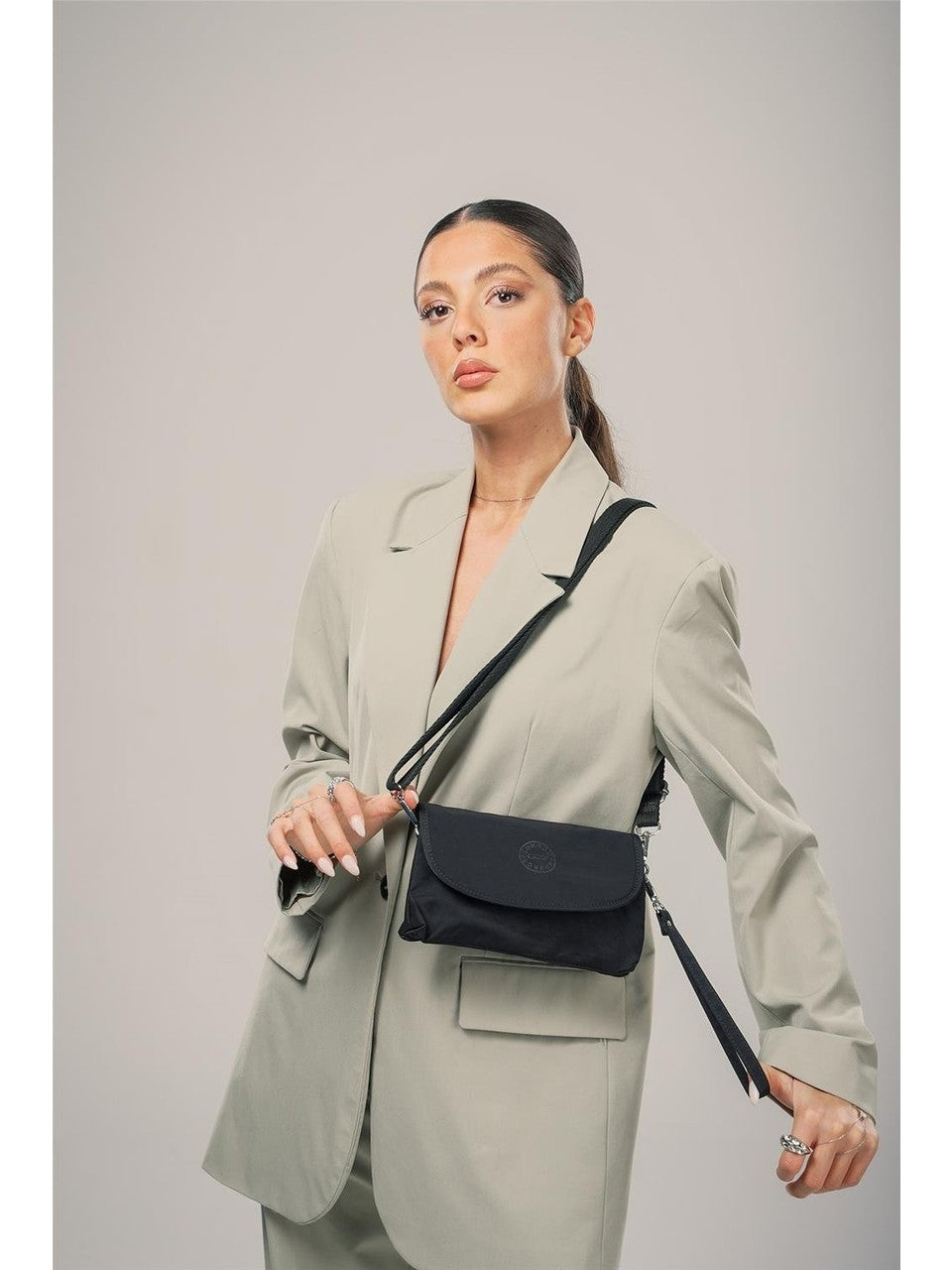 ÇÇS Kadın 17970 Omuz ve Kol çantası: Şıklık ve Çok Yönlülük 