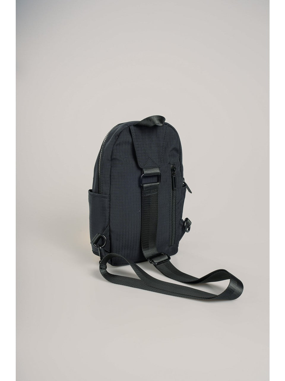 ÇSS 17987 ÇaprKadın az Çanta, hafif ve dayanıklı kumaş malzemesiyle