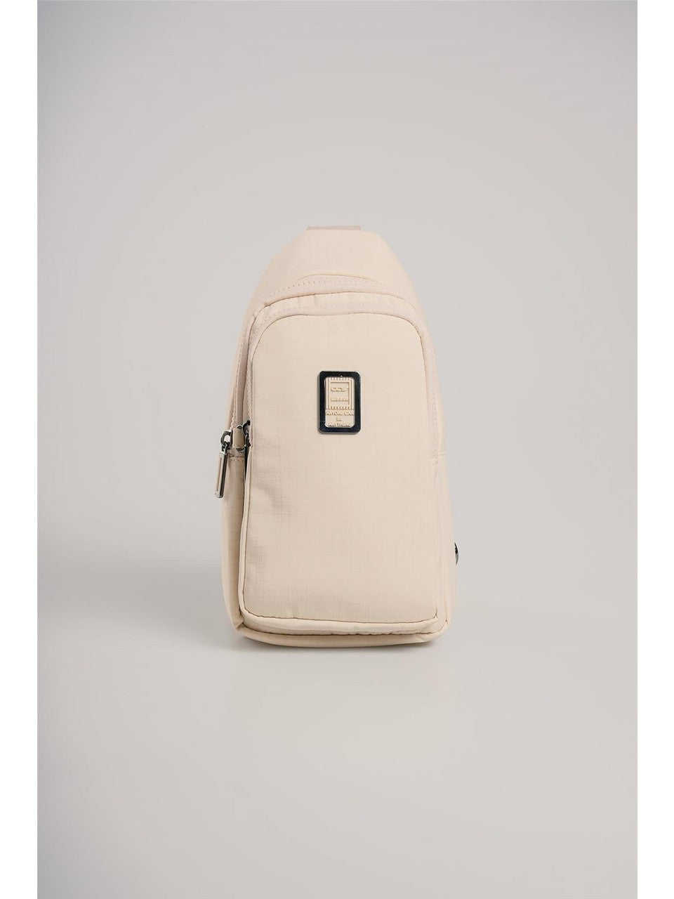 ÇÇS 17985 Kadın Çapraz Çanta: Şıklığı ve Fonksiyonelliği Bir Arada Sunar! 