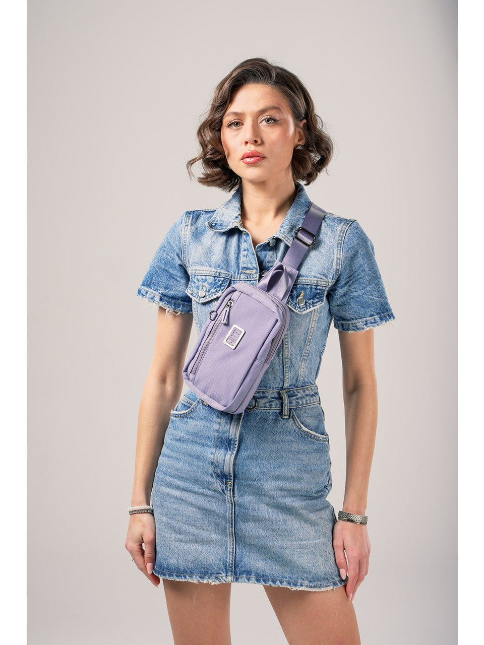 Kadın Çapraz Çanta: Minimalist Tasarım, Maksimum Pratiklik! 