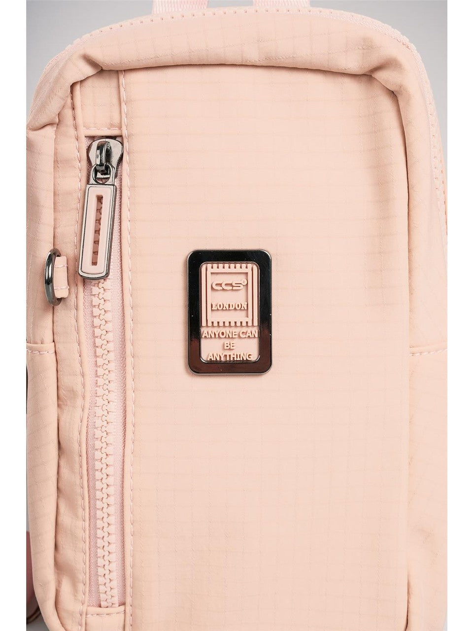 Kadın Çapraz Çanta: Minimalist Tasarım, Maksimum Pratiklik! 