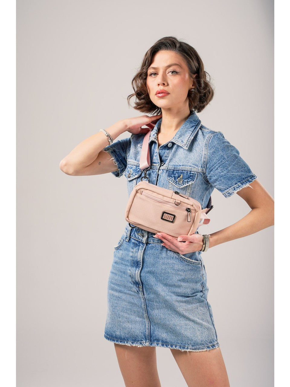 Kadın Çapraz Çanta: Minimalist Tasarım, Maksimum Pratiklik! 