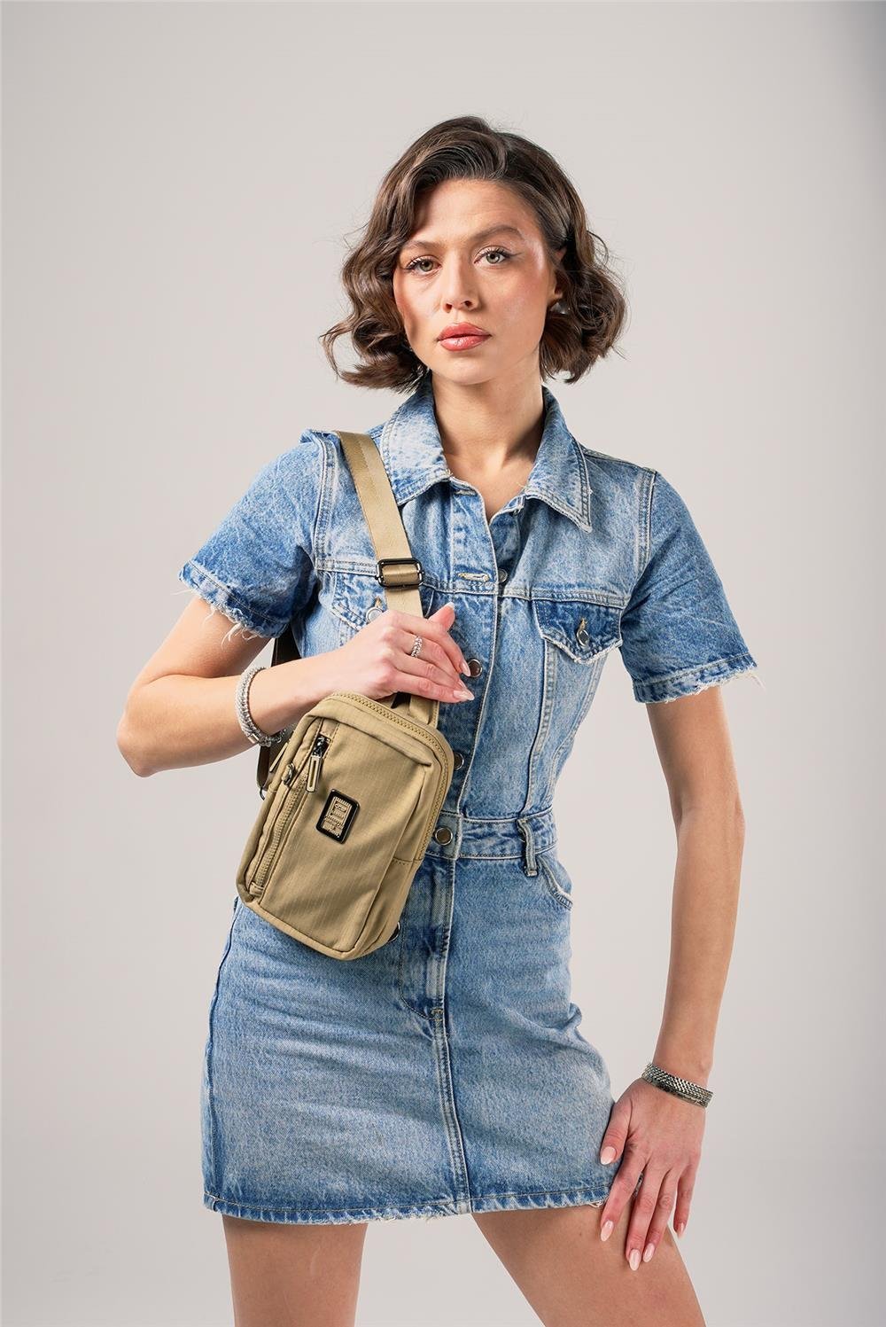 Kadın Çapraz Çanta: Minimalist Tasarım, Maksimum Pratiklik! 