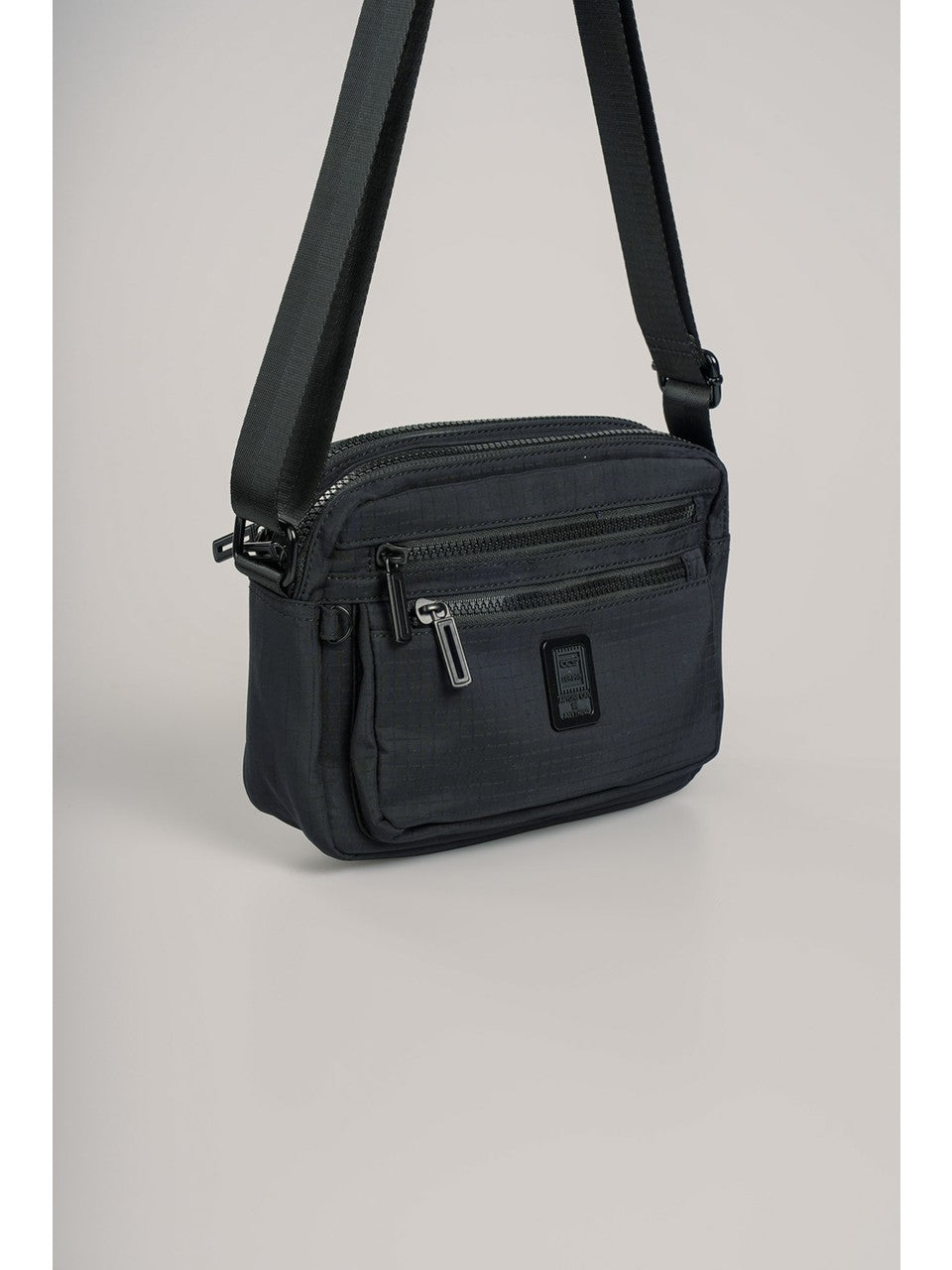 ÇÇS Kadın Çapraz Çanta: Şıklığı ve Kusursuz Düzeni Bir Arada Sunuyor! 