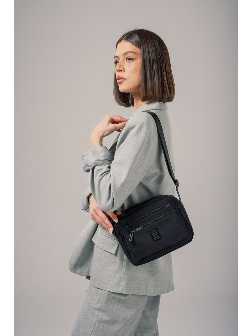 ÇÇS Kadın Çapraz Çanta: Şıklığı ve Kusursuz Düzeni Bir Arada Sunuyor! 