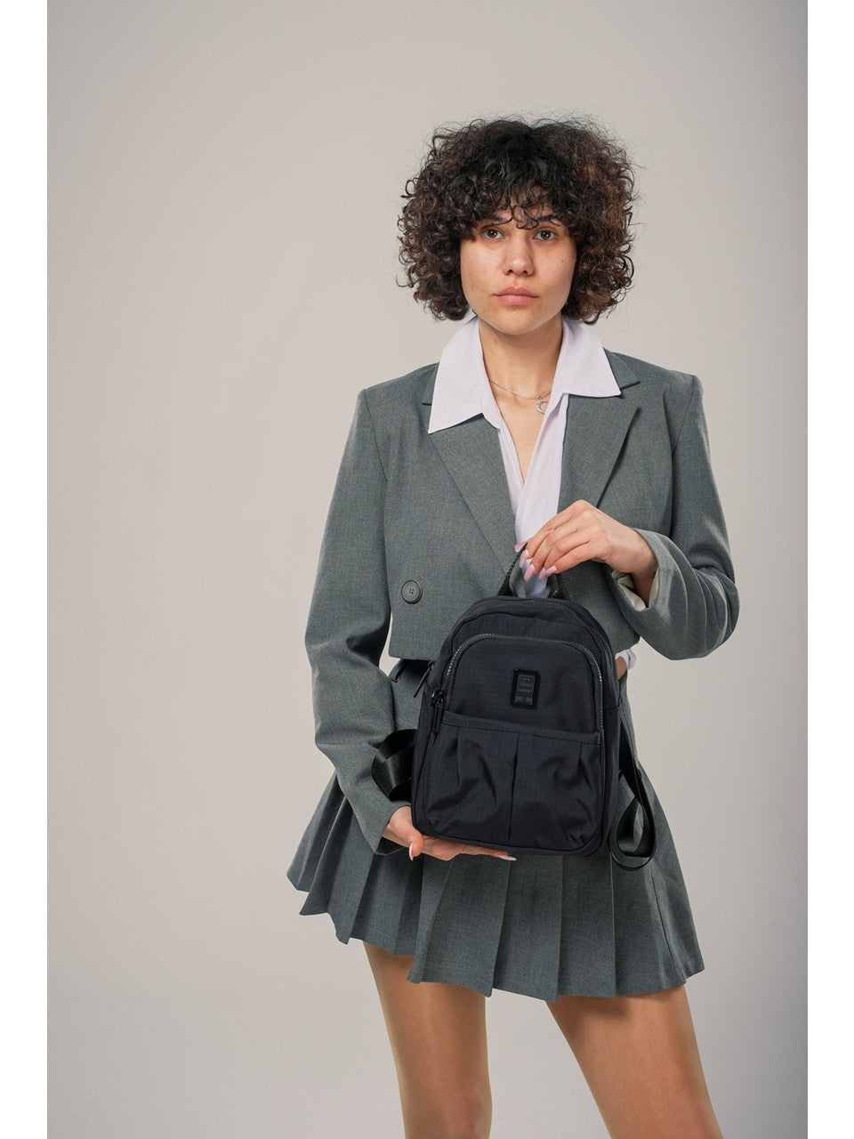 ÇÇS Kadın Sırt çantası: Şıklığı ve Fonksiyonelliği Sırtınızda Taşıyın 