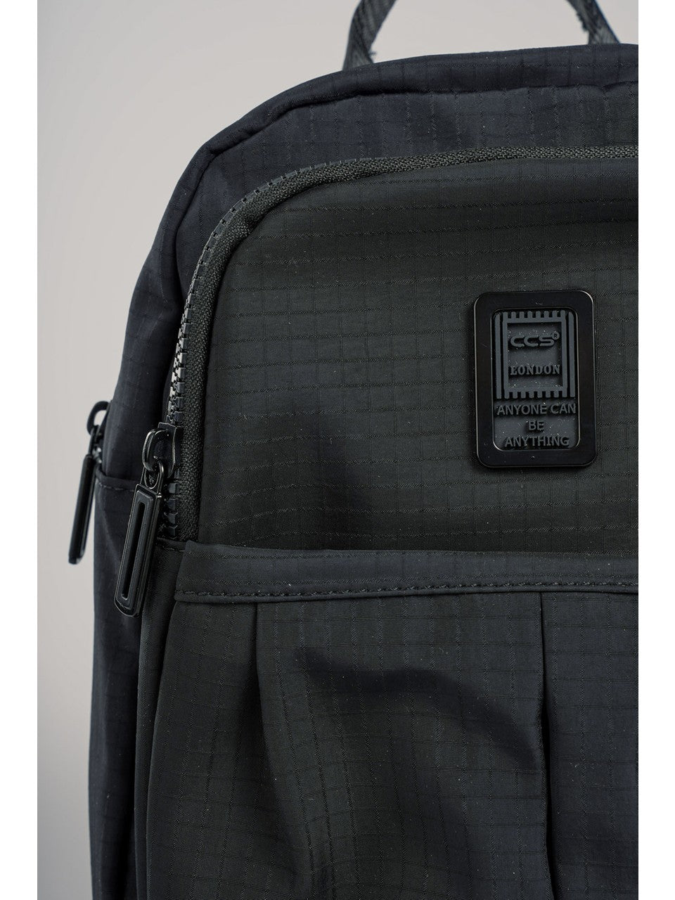 ÇÇS Kadın Sırt çantası: Şıklığı ve Fonksiyonelliği Sırtınızda Taşıyın 