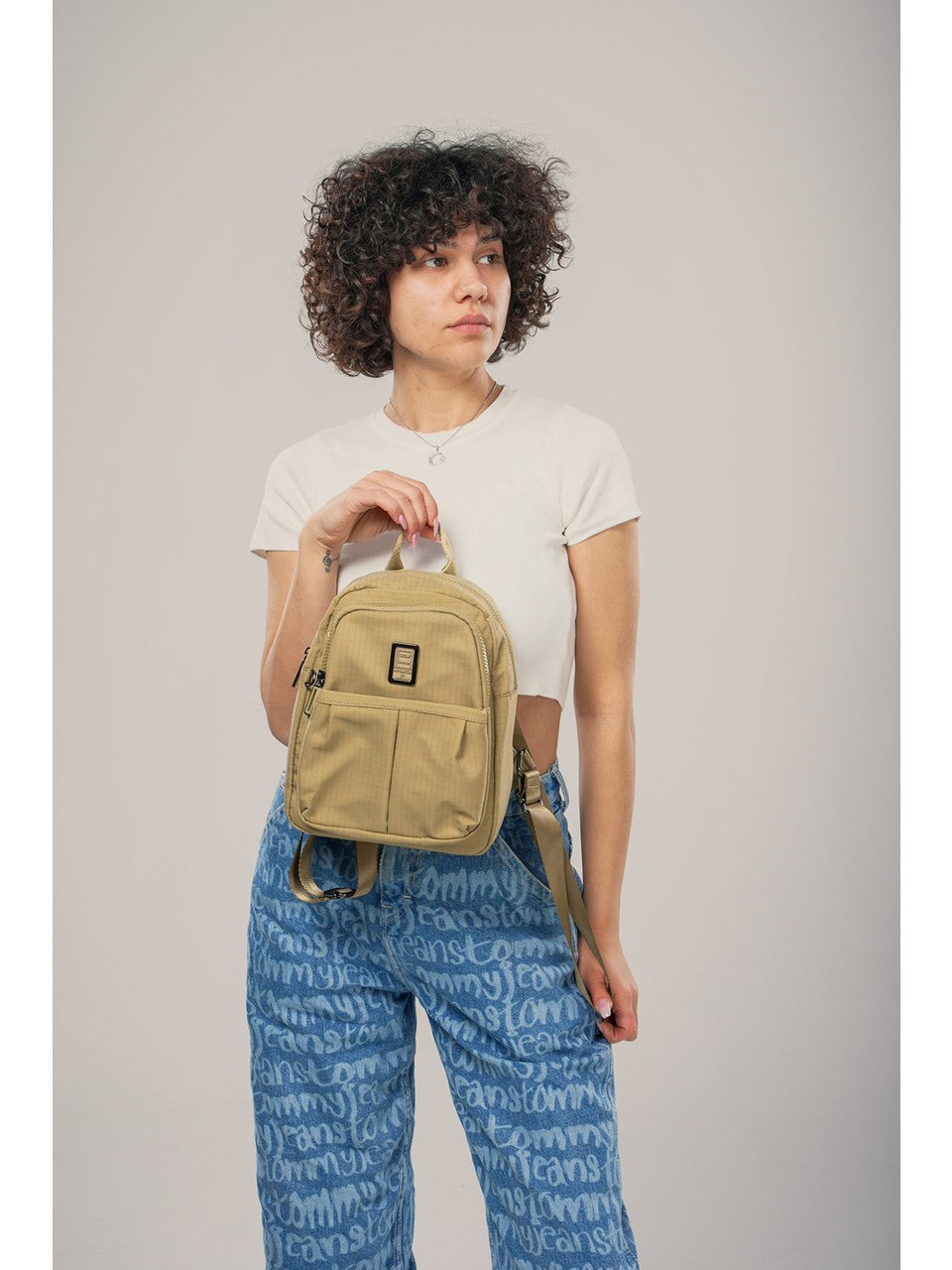 ÇÇS Kadın Sırt çantası: Şıklığı ve Fonksiyonelliği Sırtınızda Taşıyın 