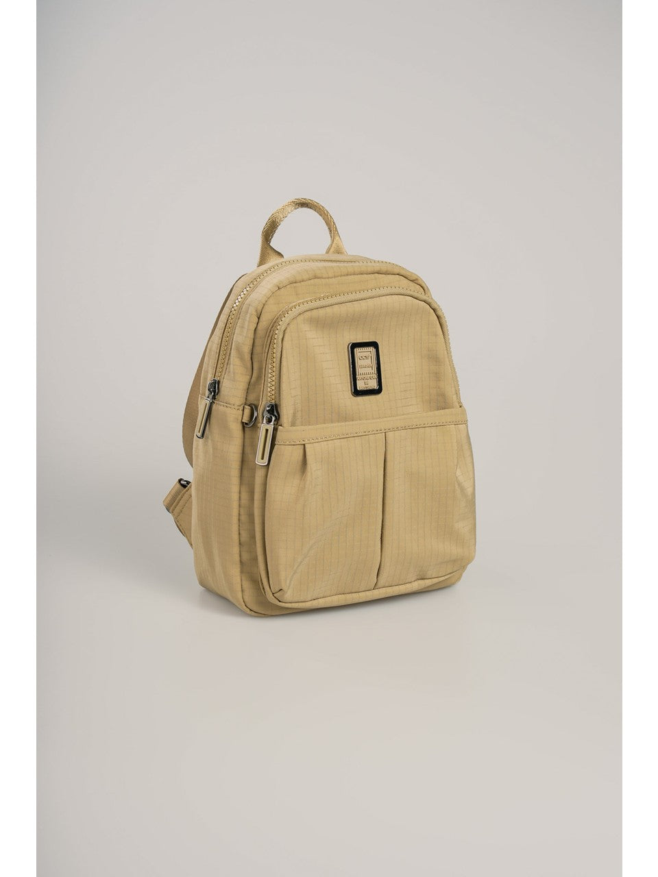 ÇÇS Kadın Sırt çantası: Şıklığı ve Fonksiyonelliği Sırtınızda Taşıyın 